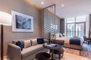 GuestReady - Living in Taupe